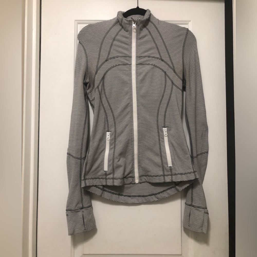lululemon athletica Define Jacket White & Gray Striped Luon Size 8 Great Cond